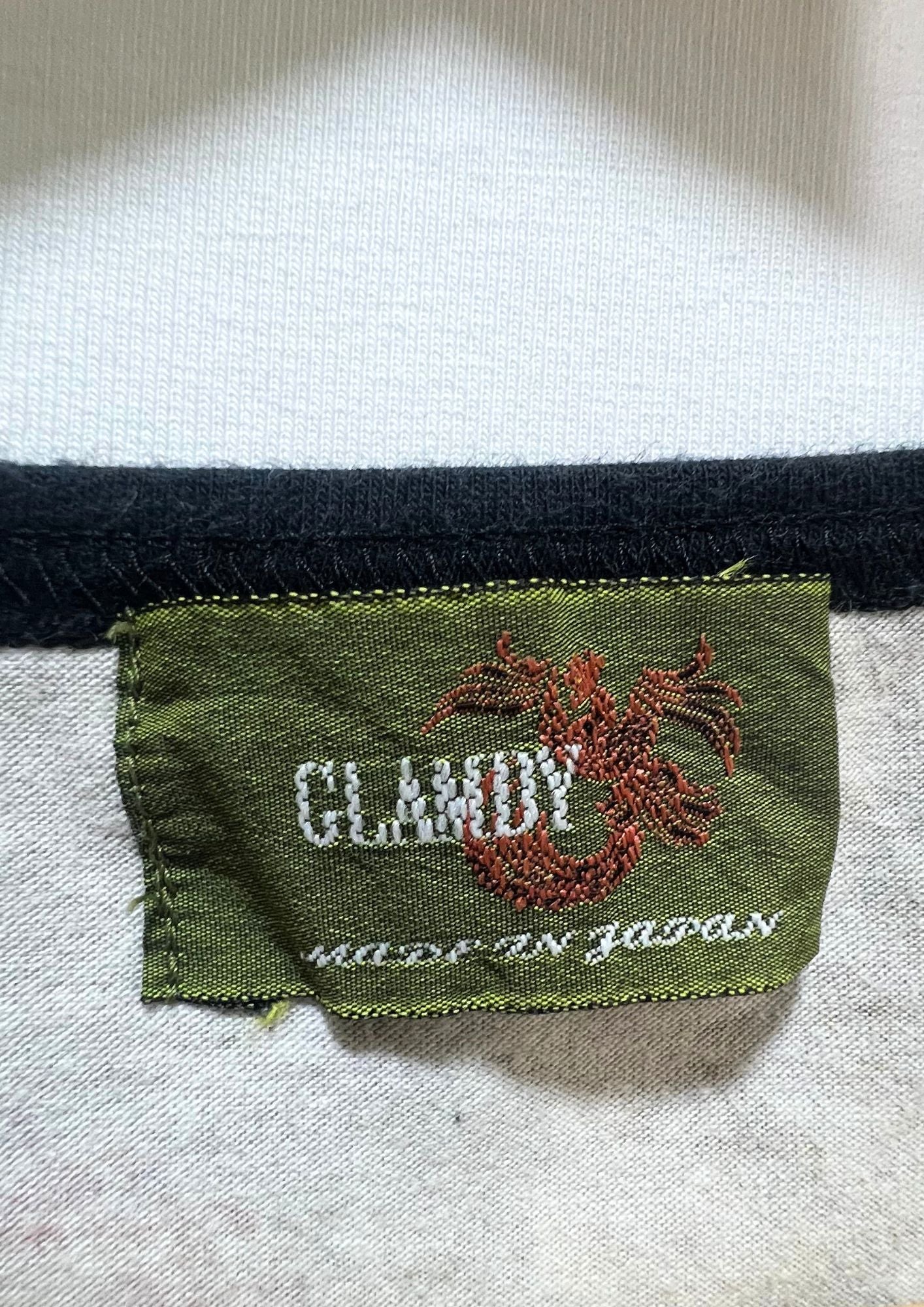 2000s GLAMDY 'Flower & Butterfly' T-shirt (Ladies M-S)