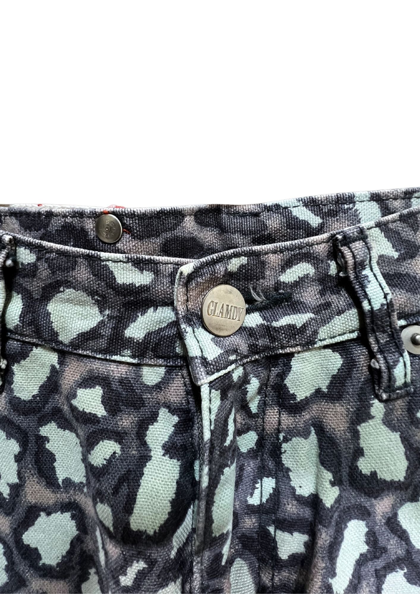 2000s GLAMDY Animal Camo 3/4 Pants (26')