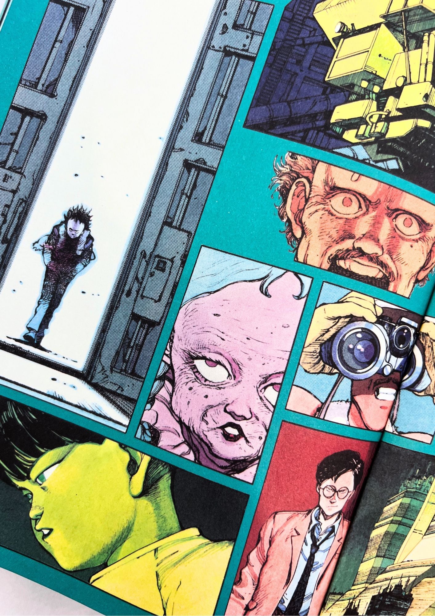 1998 Vintage AKIRA Official Young Magazine Vol.2 Manga Cover T-shirt / 1985 AKIRA Japanese Manga Vol. 2 1st Printing Issued Set