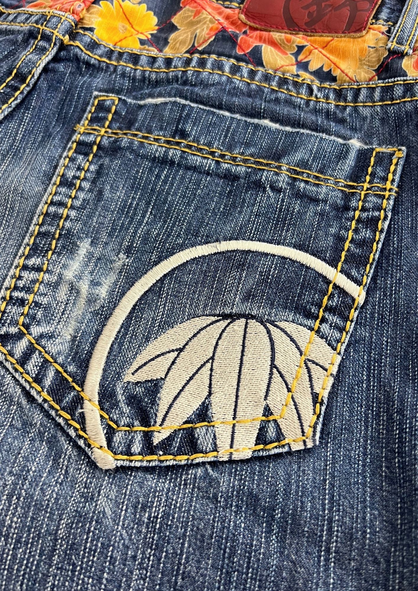 2010s Nishiki Japanese Embroidered Kimono Flower Denim Shorts