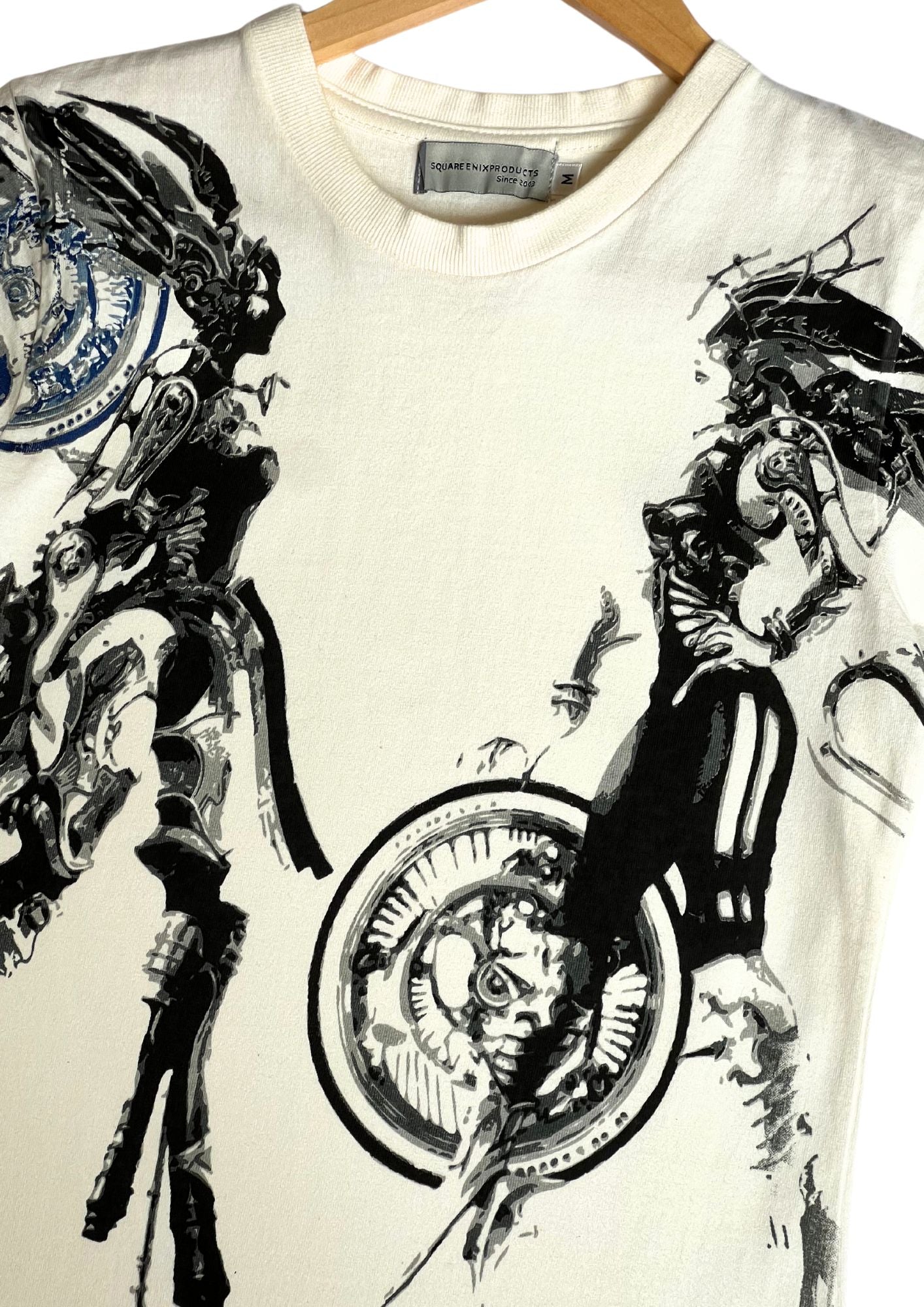 2000s Final Fantasy XIII x Square Enix Products 'Summoned Beast Shiva' T-shirt (Ladies S-M)