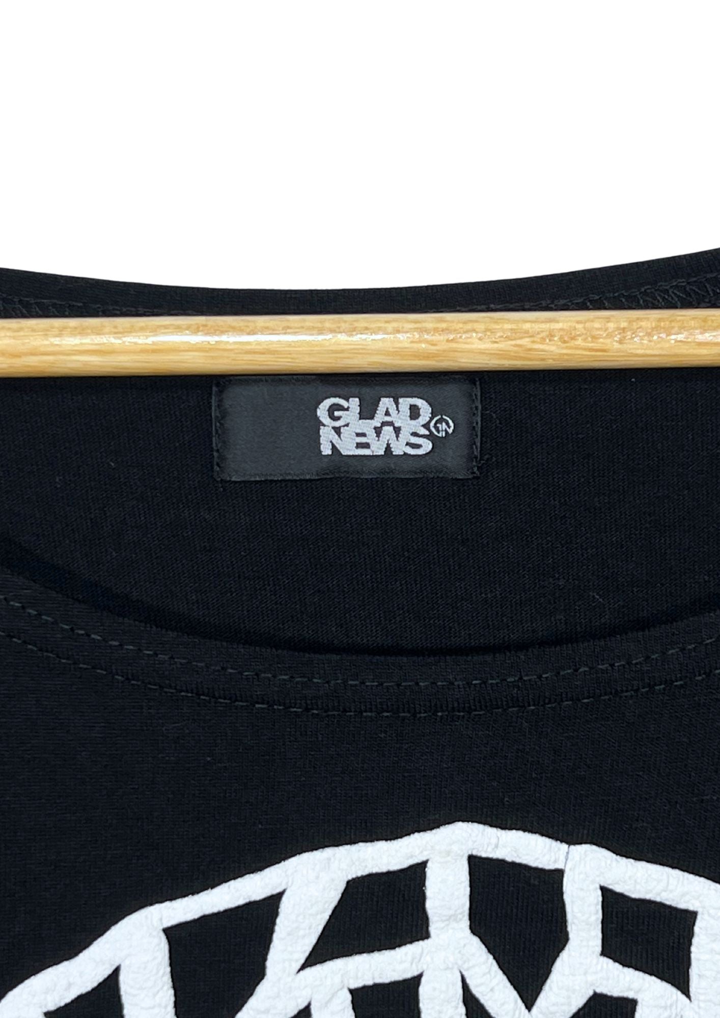 2000s Vintage GLAD NEWS 'Cut Out Skull' T-shirt (Ladies M)