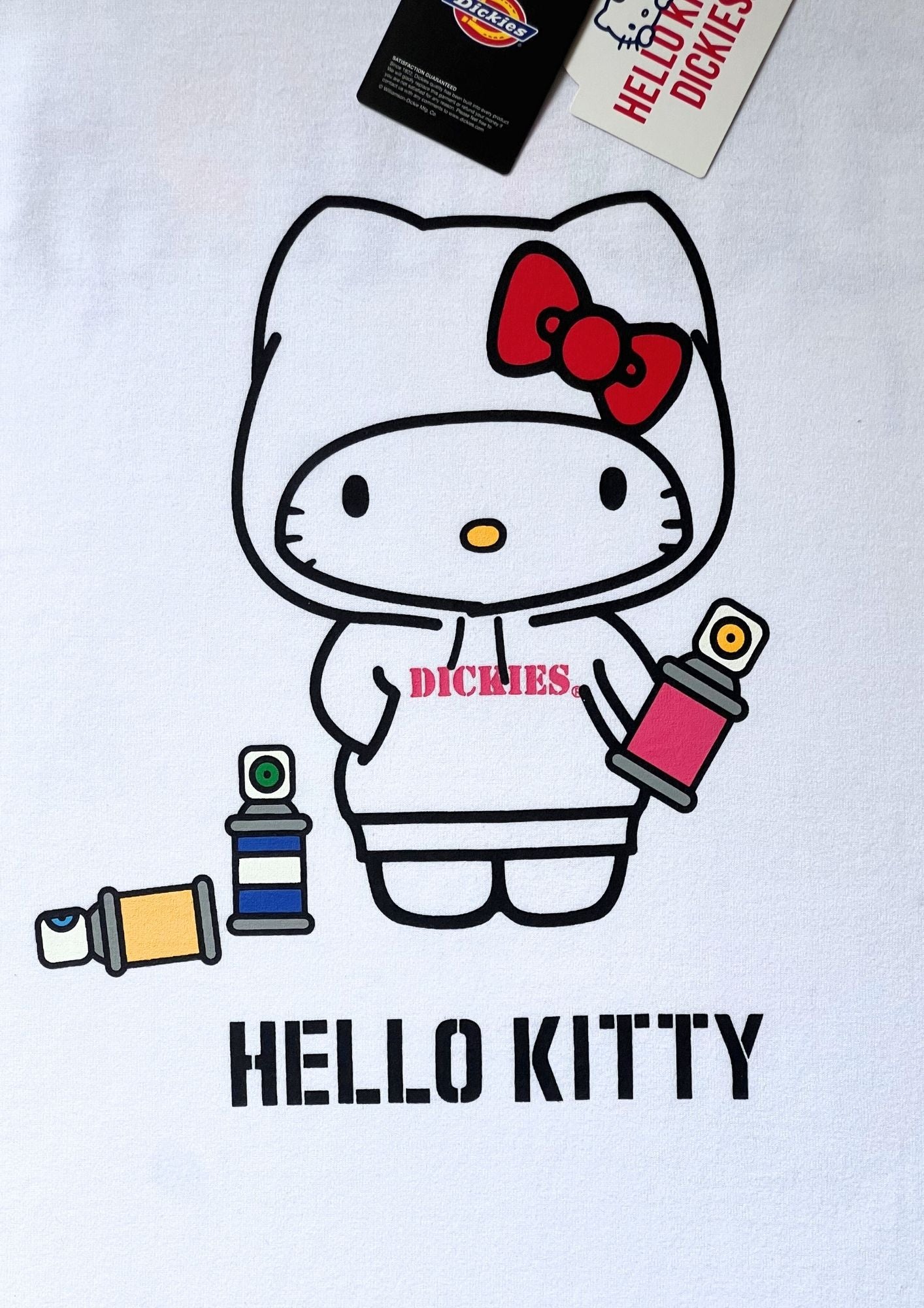 2018 Hello Kitty x Dickies 'Spray Painting Hello Kitty' T-shirt (Mens L)