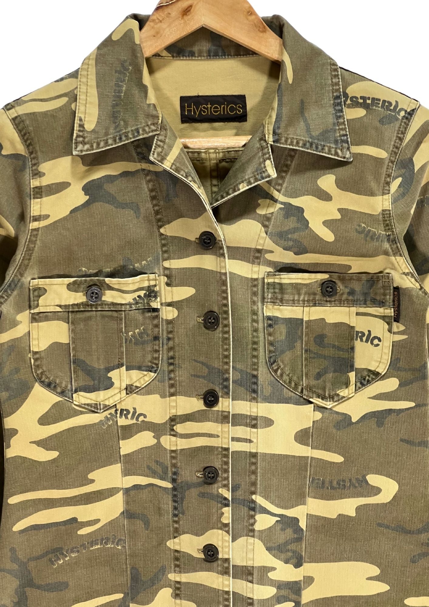 2000s HYSTERICS 'Military Camo' Button Up 3/4 Sleeve Shirt (Ladies S)