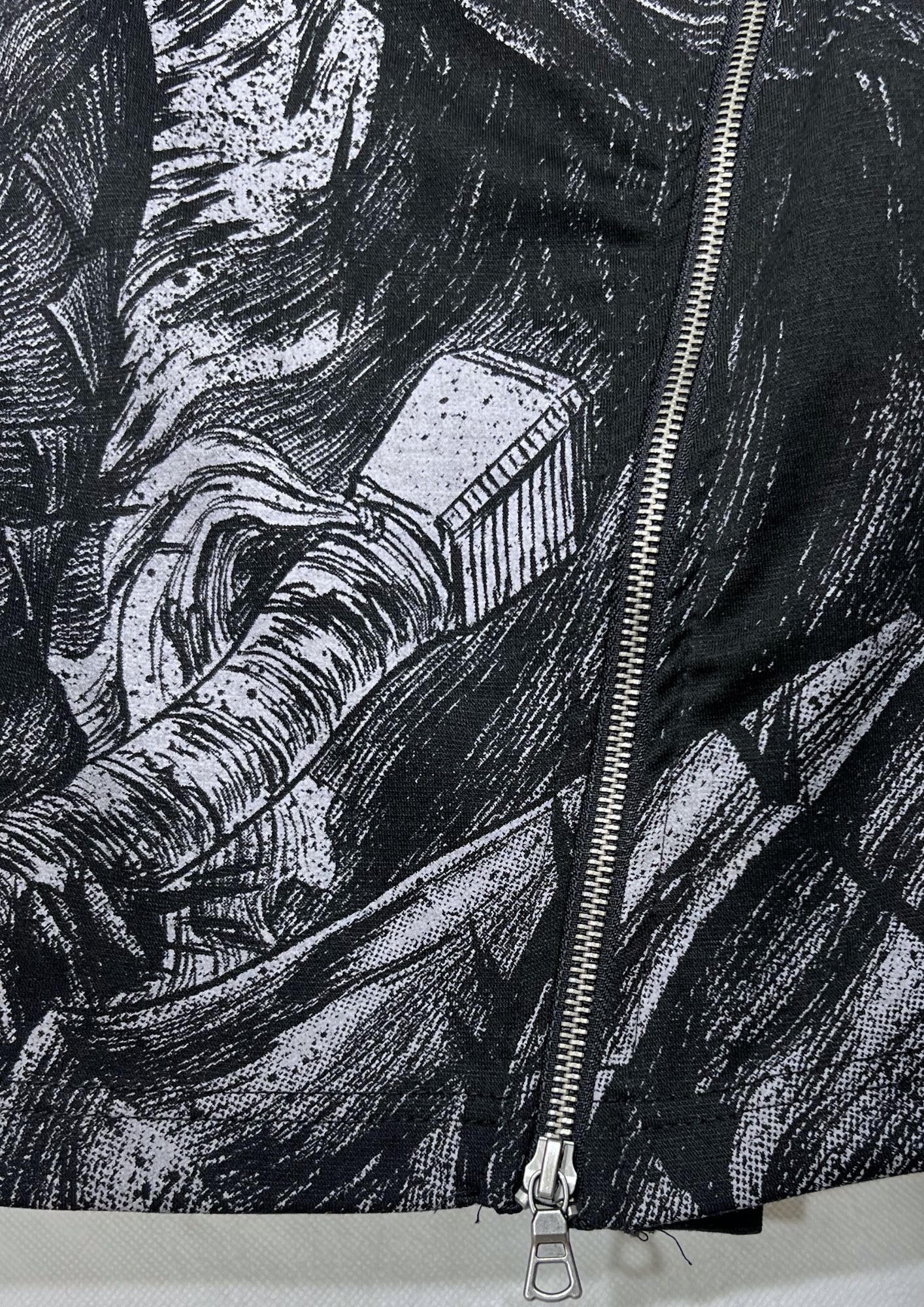2021 Berserk x Semantic Design Guts Insane Worrier L / S Shirts