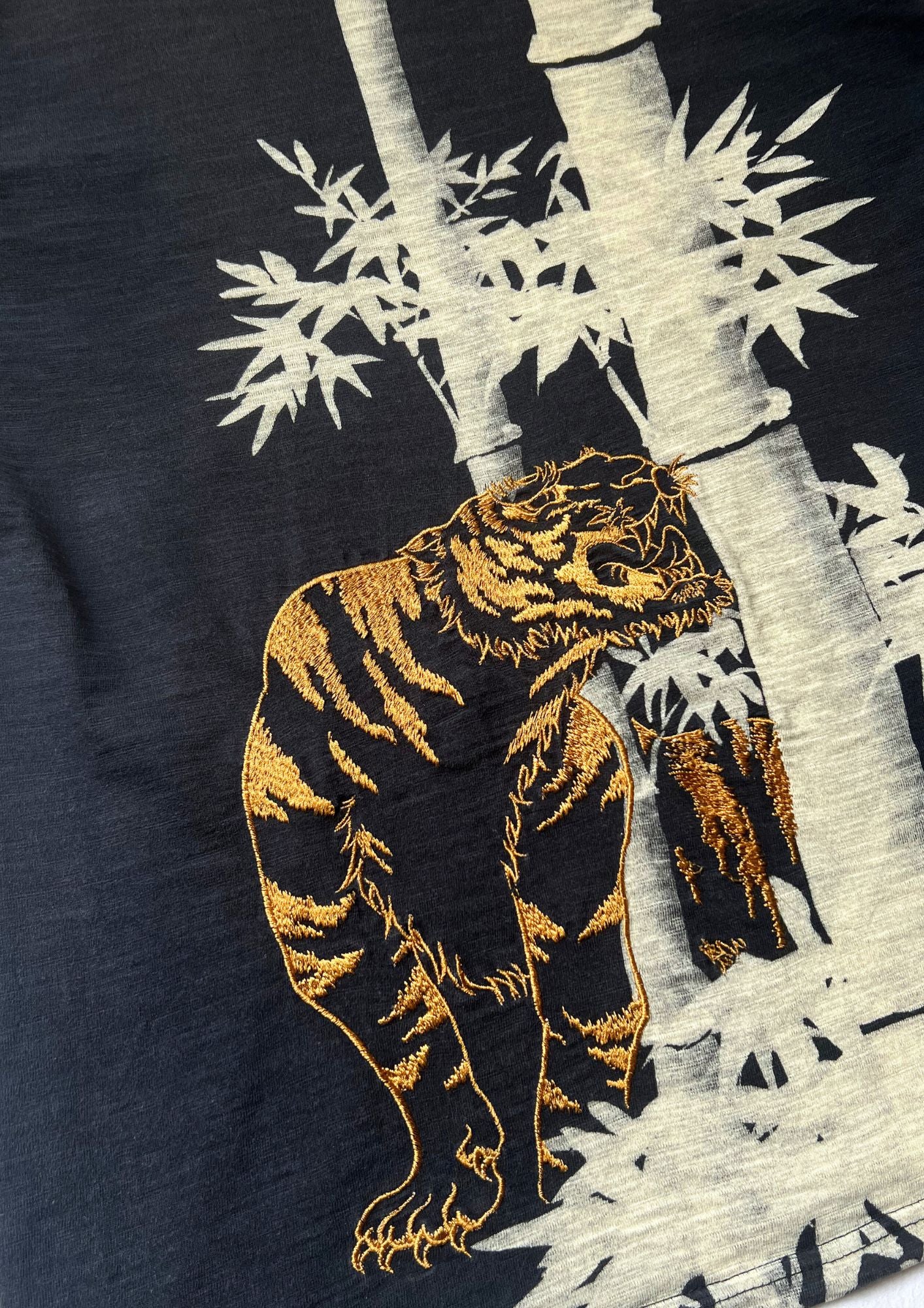 CROPPED HEADS 'Tiger with Bamboo' Japanese Art T-shirt (M)