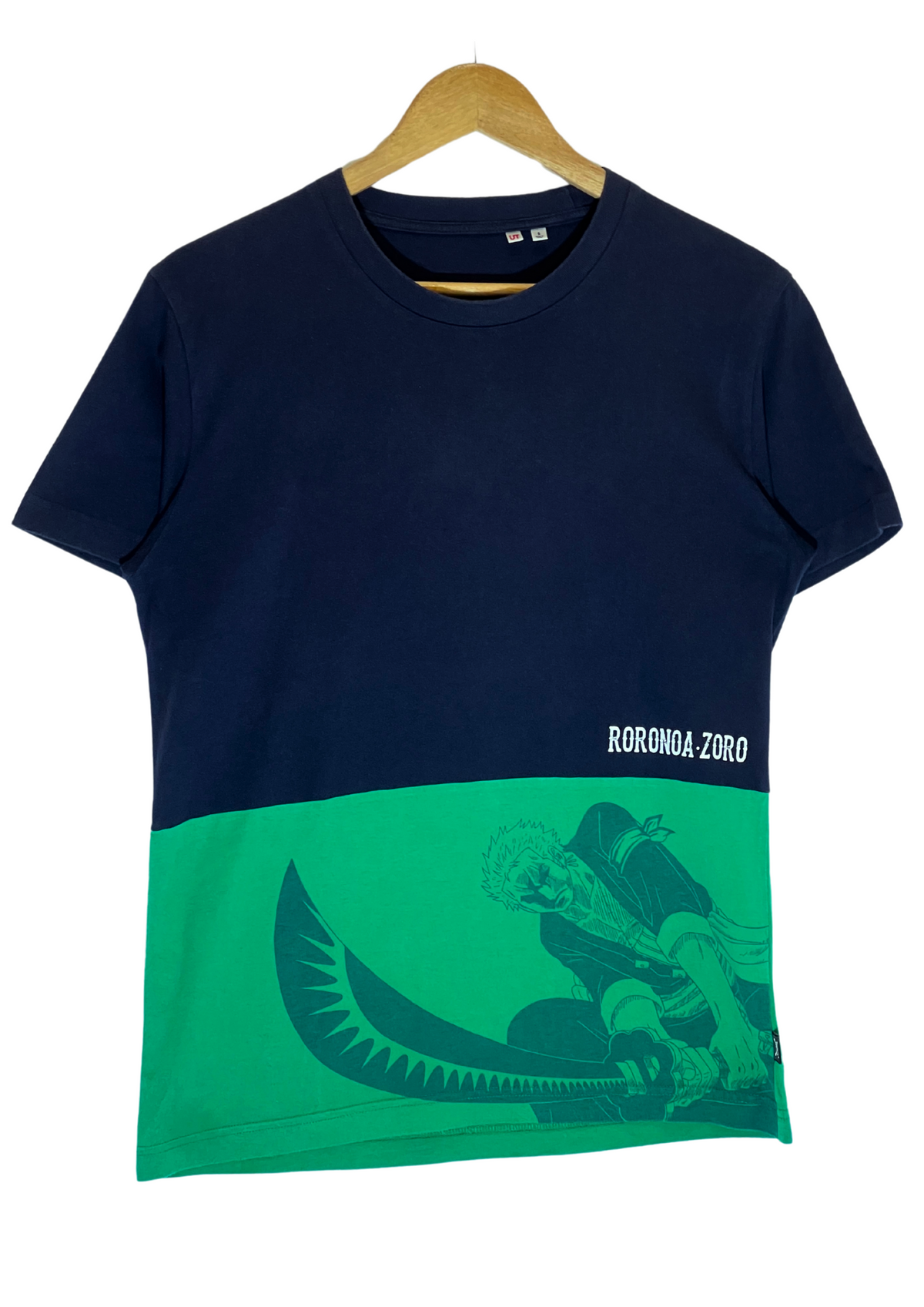 2000s One Piece x UT 'Roronoa Zoro' T-shirt (S) – ONZEN ANIME STYLE