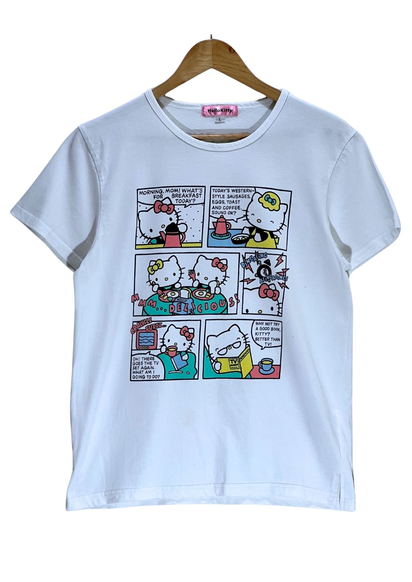 2017 Sanrio Hello Kitty ‘Family Comic’ T-shirt (Ladies M)