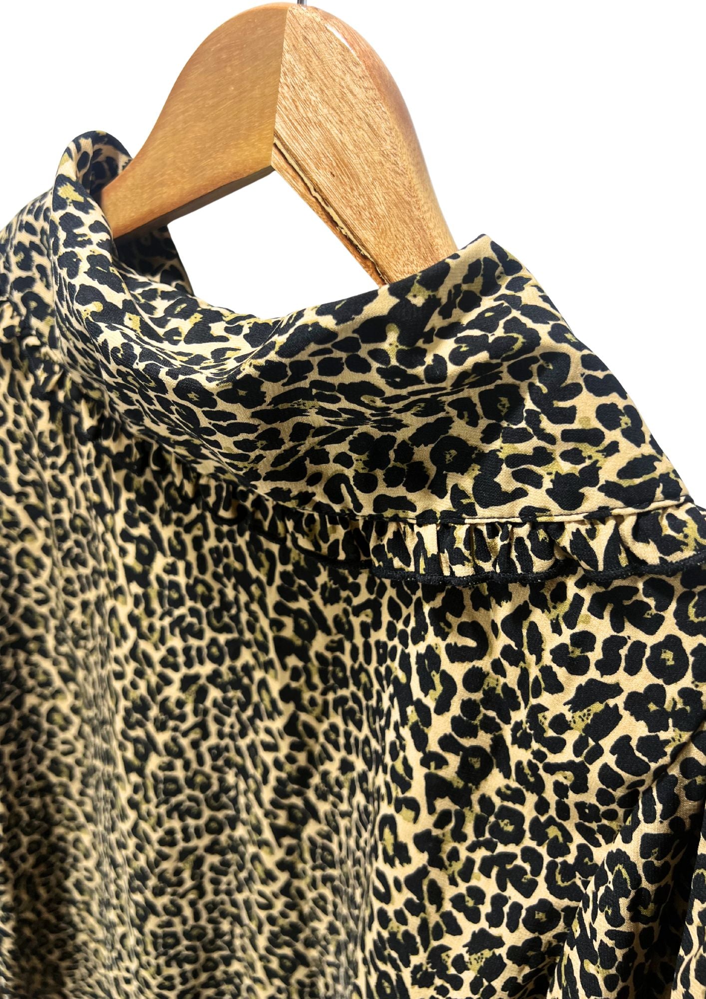 jouetie Japanese Brand Leopard Pattern Shirts (Ladies M-S)